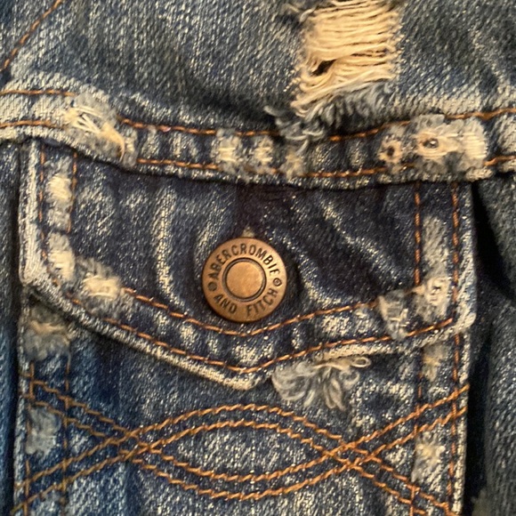 Distressed A&F Jean Jacket - Picture 4 of 5